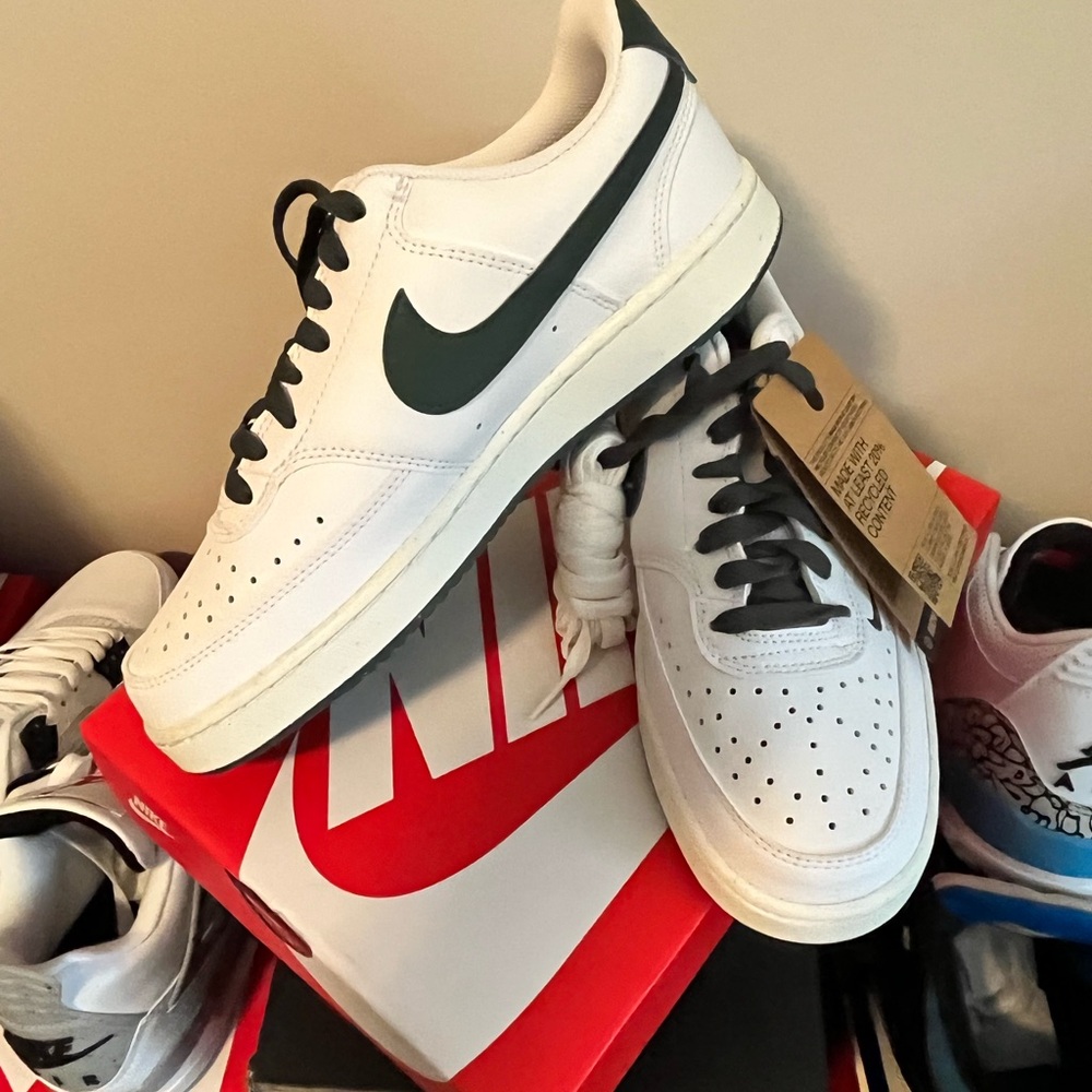 Nike White and Green Court Vision sneakers women’s 8 youth 6.5